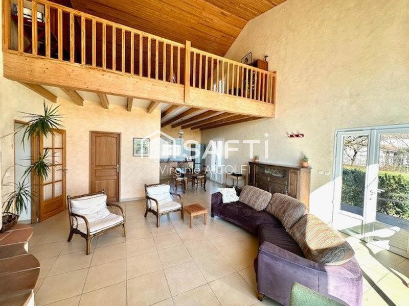 Maison - 213 m² - 5 pièces