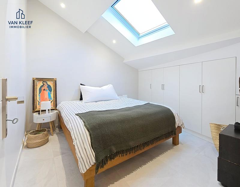 Villa - 258 m² - 9 pièces