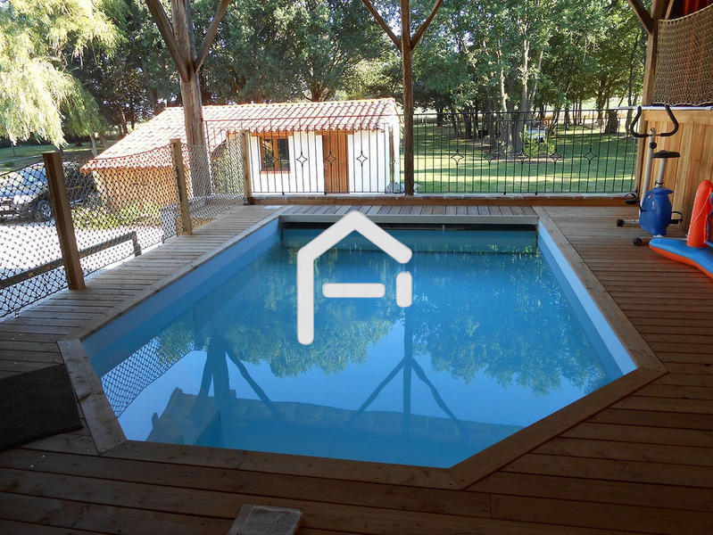 Corps de ferme - 375 m² - 11 pièces