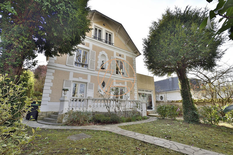 Maison ancienne - 200 m² - 8 pièces