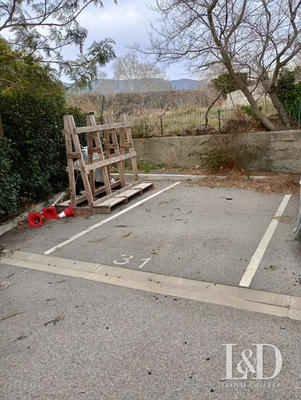 Parking / Garage - 12 m²