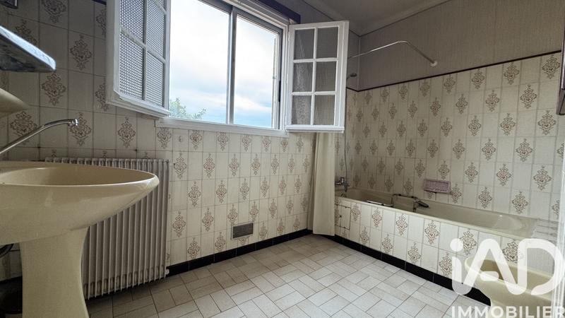 Maison - 180 m² - 7 pièces