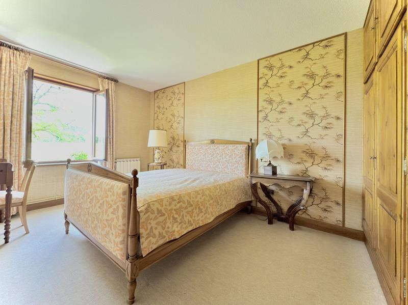 Maison - 323 m² - 11 pièces