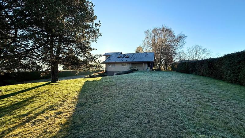 Maison - 225 m² - 8 pièces