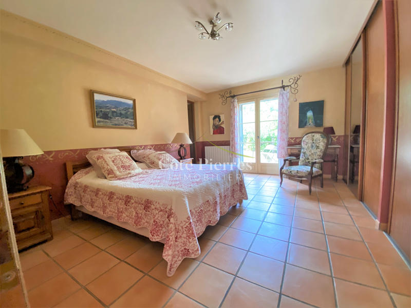 Villa - 205 m² - 8 pièces