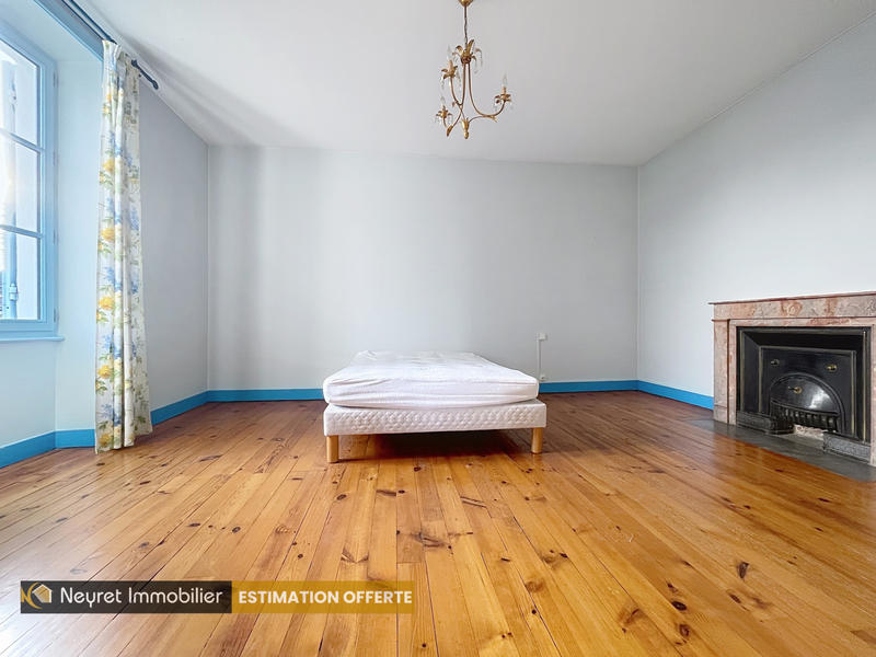 Propriété - 172 m² - 6 pièces