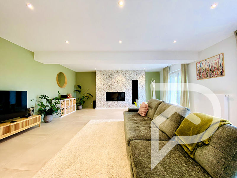 Maison - 205 m² - 8 pièces