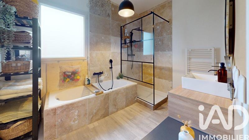 Maison - 99 m² - 4 pièces