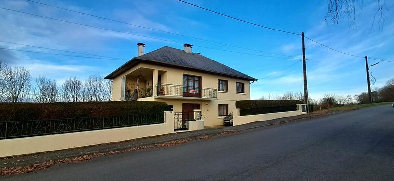 Maison - 170 m² - 8 pièces