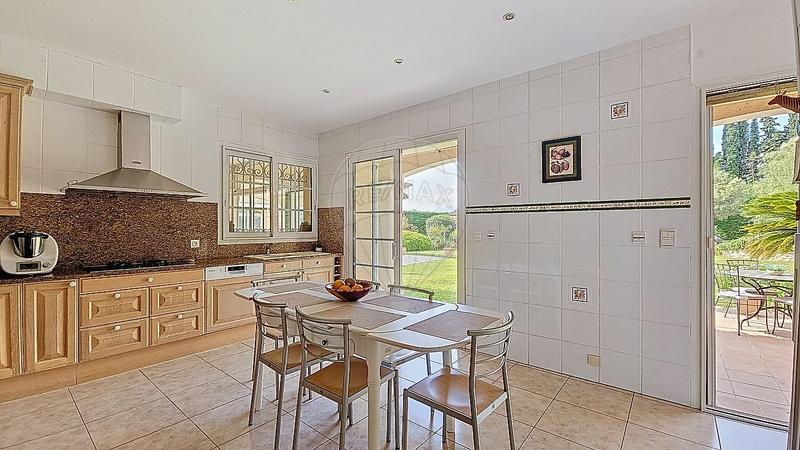 Villa - 310 m² - 8 pièces