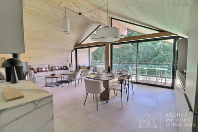 Maison - 180 m² - 5 pièces