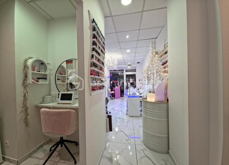 Bureau - 90 m² - 5 pièces