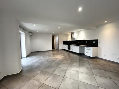 Appartement - 100 m² - 4 pièces