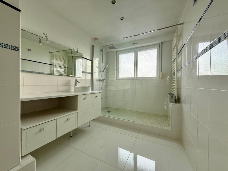 Maison - 121 m² - 5 pièces