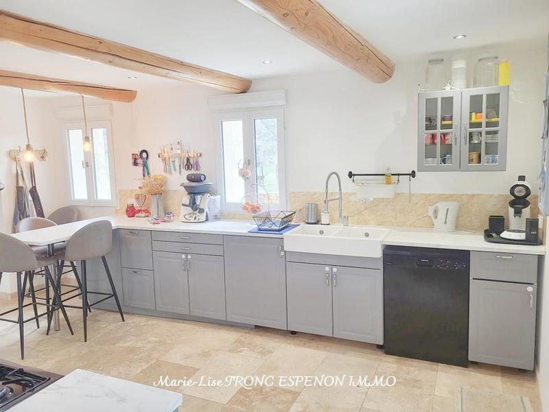 Mas - 266 m² - 8 pièces