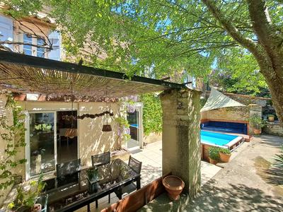 Maison - 180 m² - 6 pièces