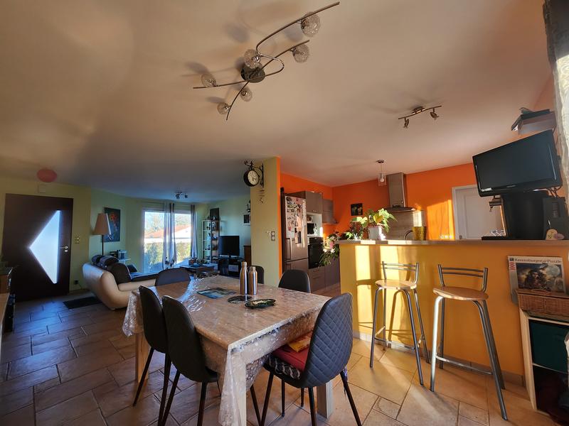 Maison - 90 m² - 5 pièces