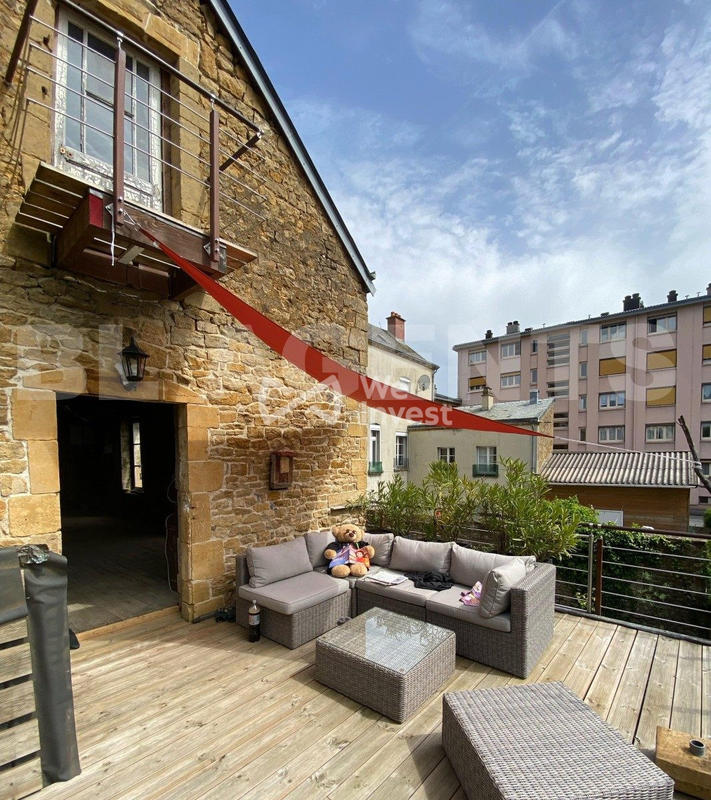 Maison - 233 m² - 7 pièces