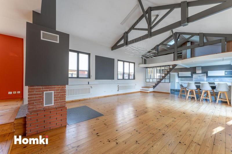 Maison - 210 m² - 7 pièces