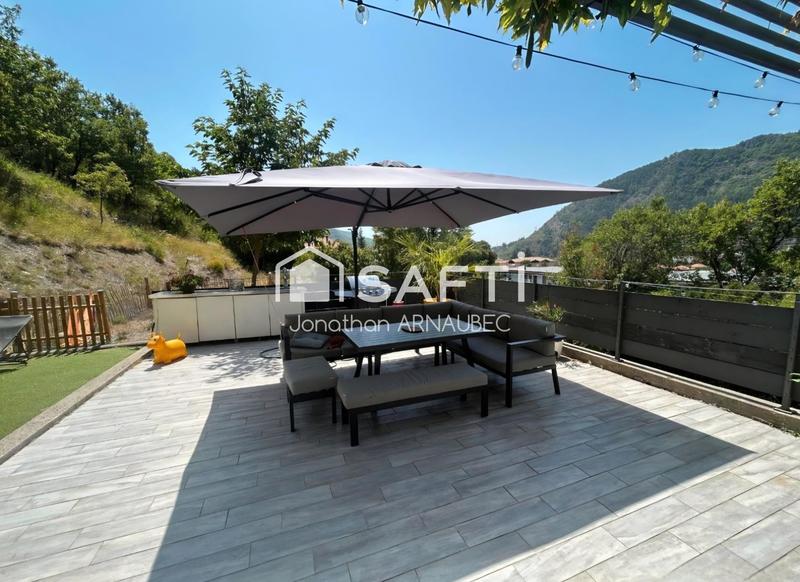 Maison - 180 m² - 6 pièces