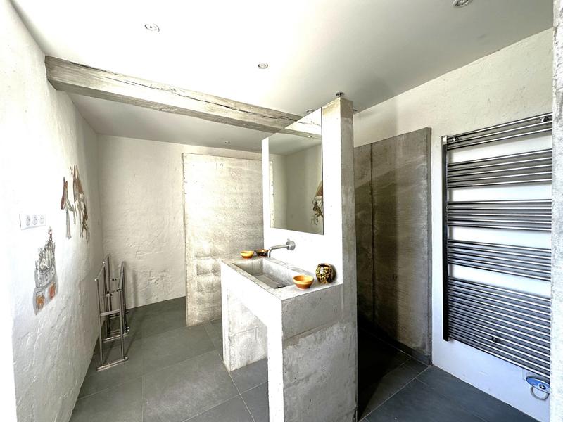 Maison traditionnelle - 471 m² - 10 pièces