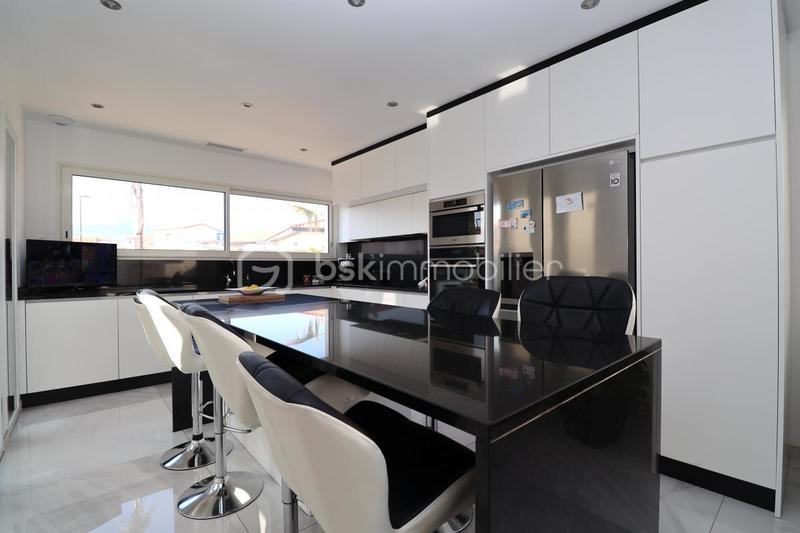 Villa - 149 m² - 6 pièces