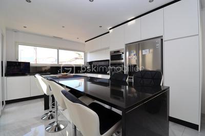 Villa - 149 m² - 6 pièces