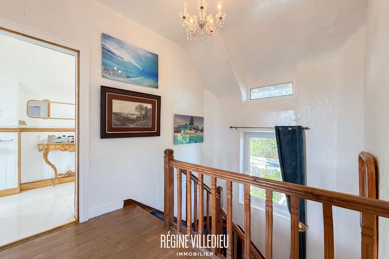 Maison - 128 m² - 7 pièces