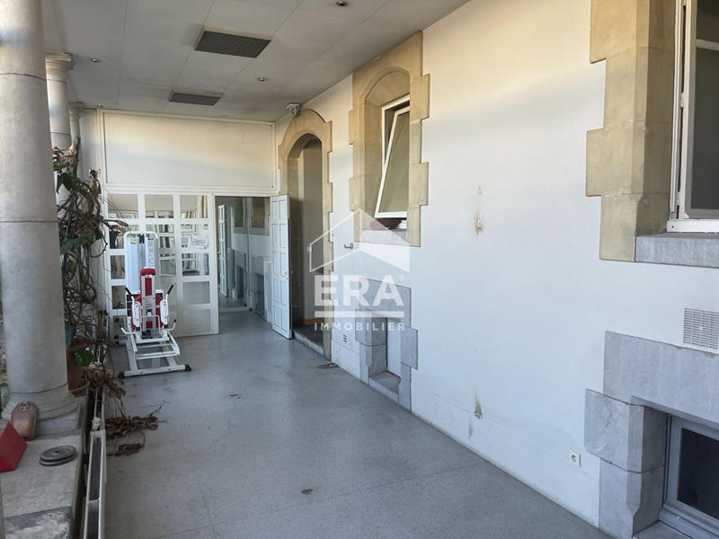 Local d'activité / Entrepôt - 339 m² - 6 pièces