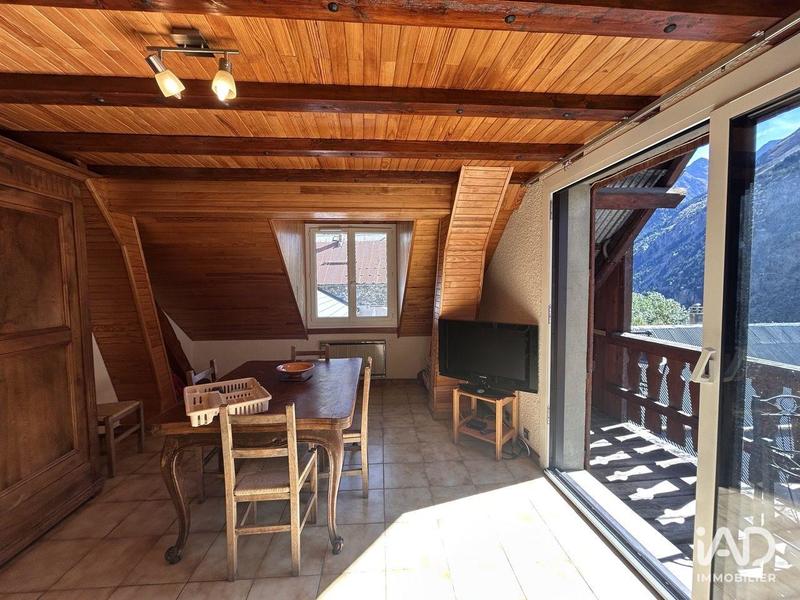 Local commercial - 251 m²