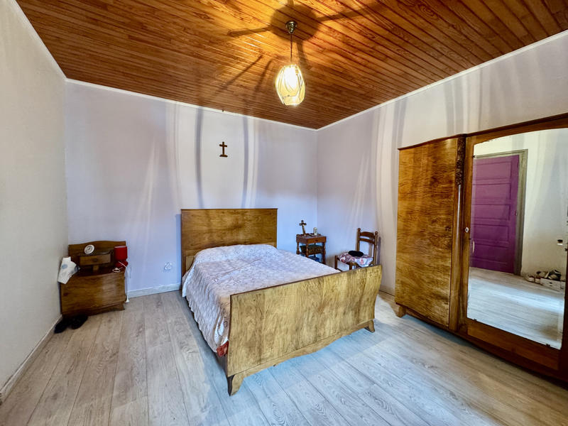 Maison - 260 m² - 10 pièces