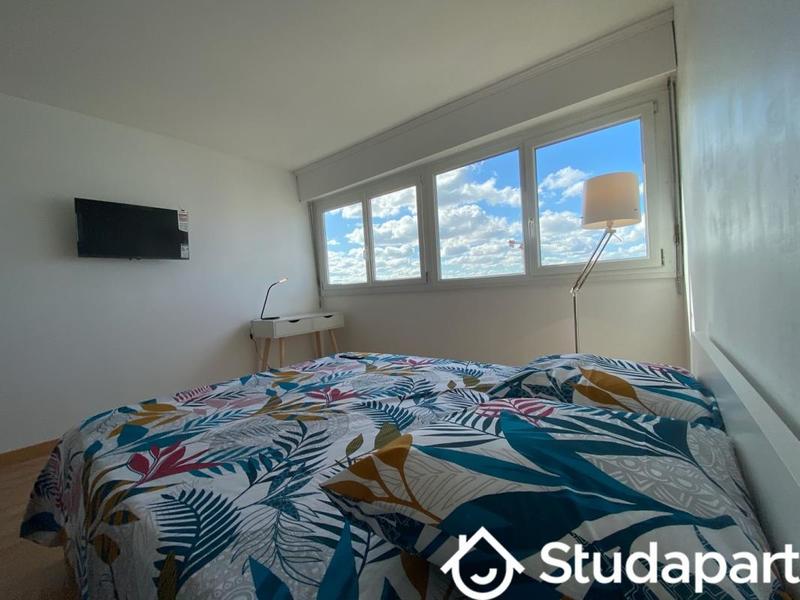 Chambre - 13 m² - 1 pièce