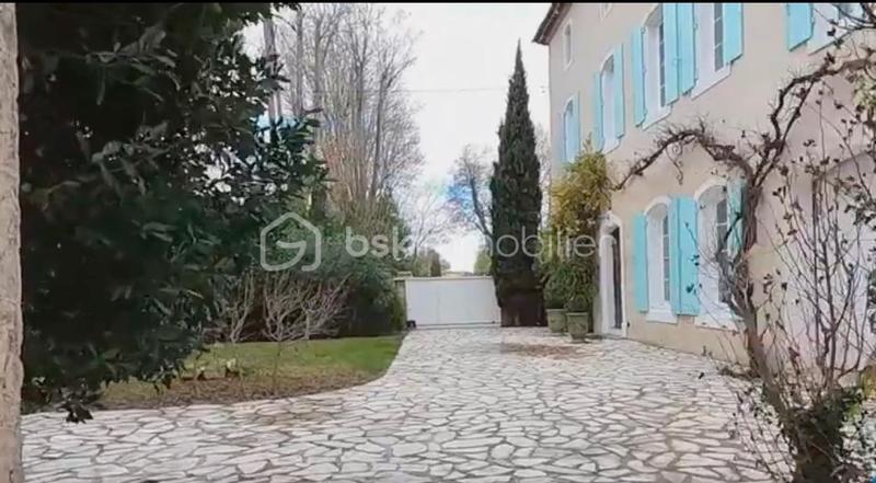 Demeure - 283 m² - 10 pièces