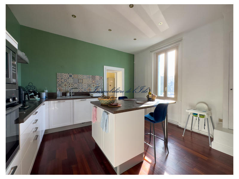 Maison - 266 m² - 12 pièces