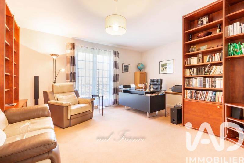 Maison - 246 m² - 9 pièces