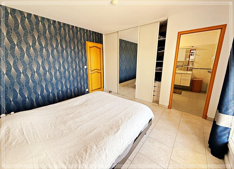 Maison - 220 m² - 7 pièces