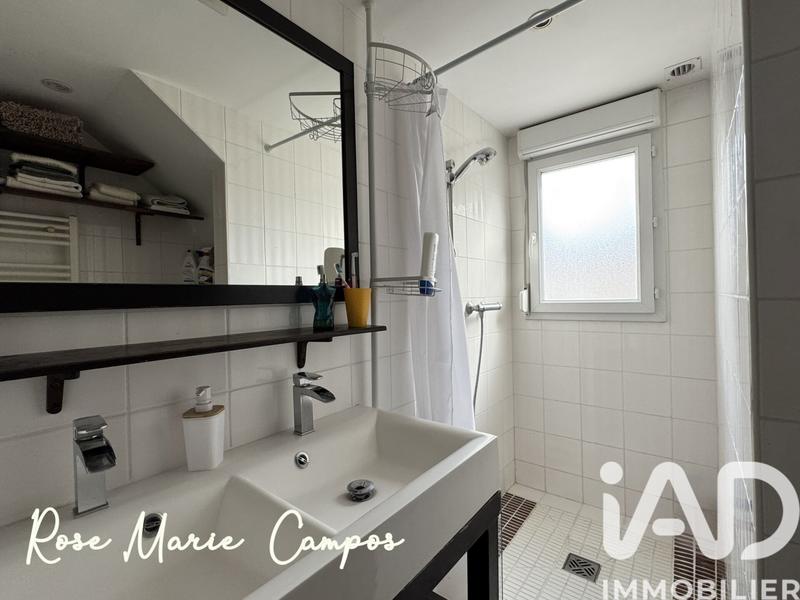 Maison - 242 m² - 11 pièces