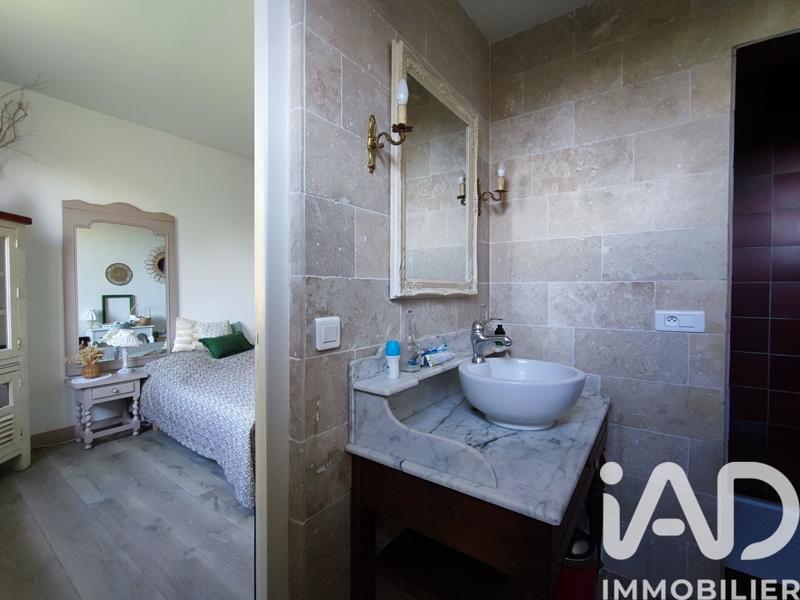 Maison - 242 m² - 8 pièces