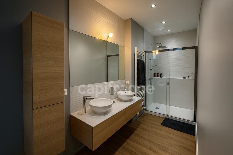 Appartement bourgeois - 250 m² - 7 pièces