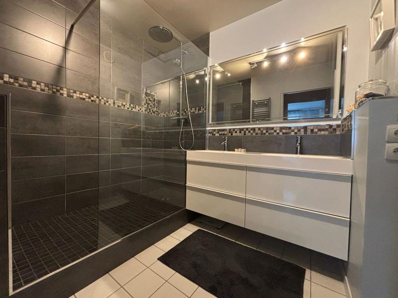 Appartement - 97 m² - 4 pièces