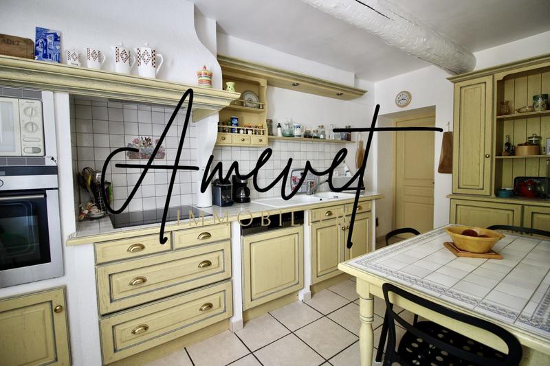 Mas - 204 m² - 9 pièces