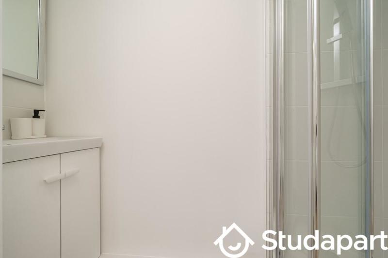 Chambre - 13 m² - 1 pièce