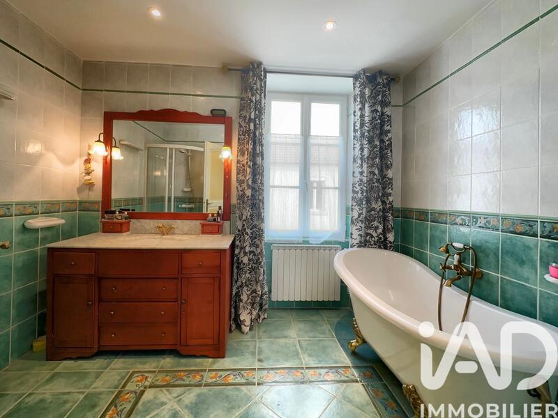 Maison de ville - 181 m² - 9 pièces