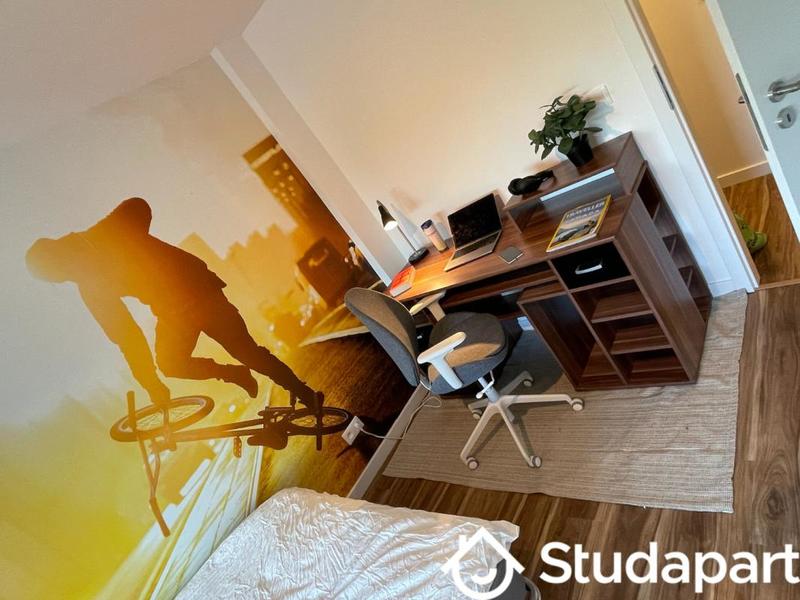 Chambre - 10 m² - 1 pièce