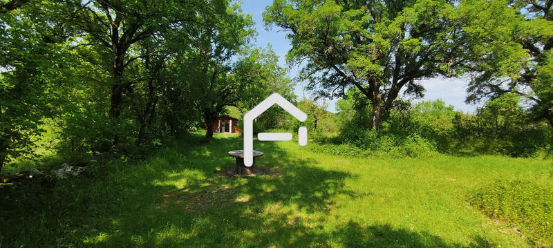 Maison - 240 m² - 9 pièces