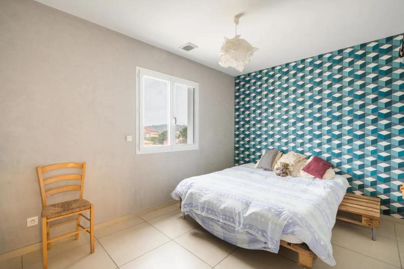 Maison - 240 m² - 9 pièces