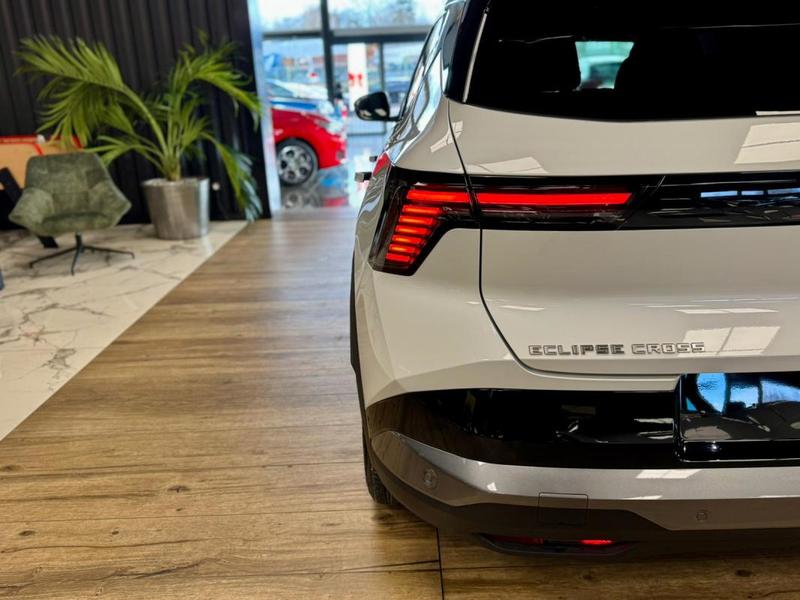 Mitsubishi Eclipse Cross II 87 Kwh 218 Invite+ Pack Intense