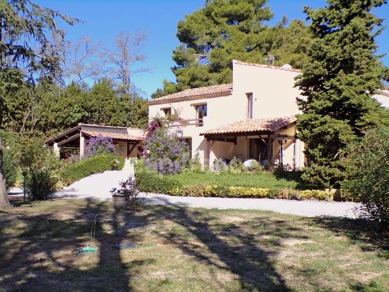 Villa - 341 m² - 8 pièces