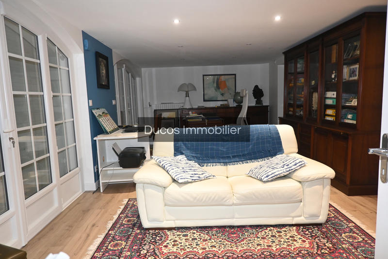 Maison - 235 m² - 7 pièces