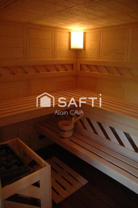 Local commercial - 4 000 m² - 17 pièces